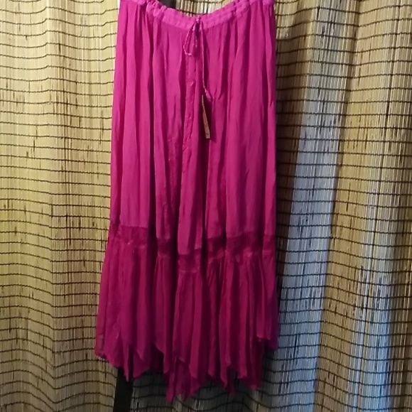 Skirt - Picture 1 of 3